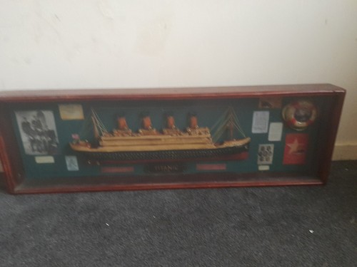 Titanic ship glass case - in,